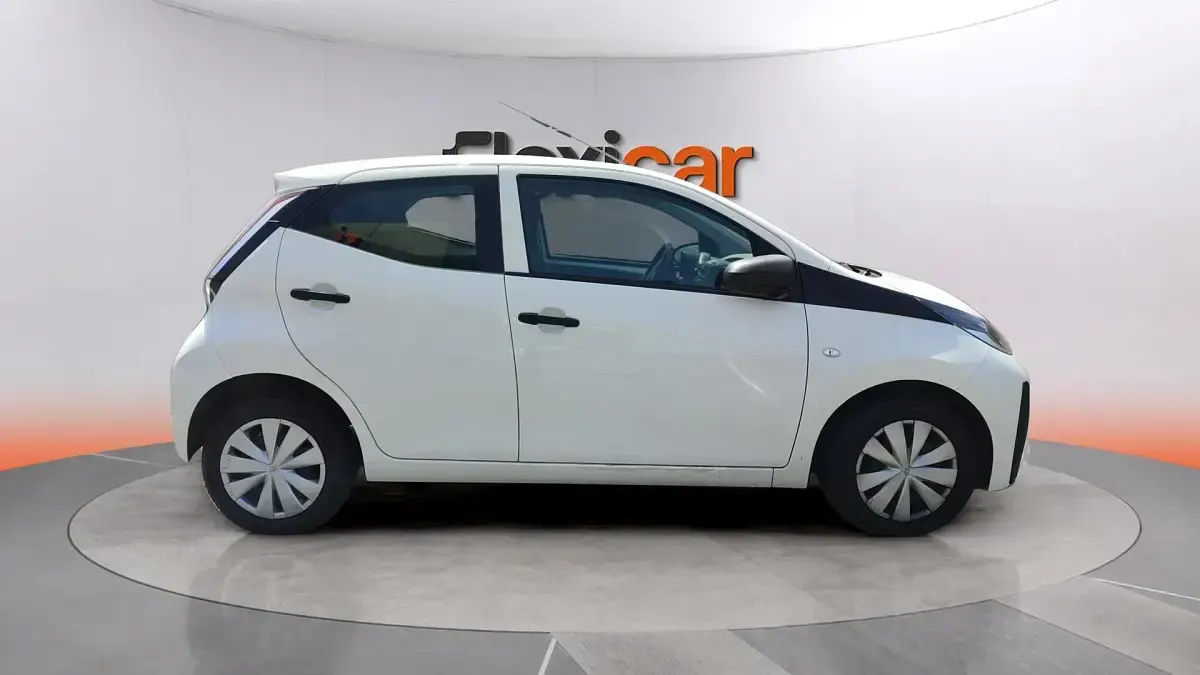 Usado Toyota Aygo X-cite 72 CV (52 kW) 2016 Blanco Utilitario