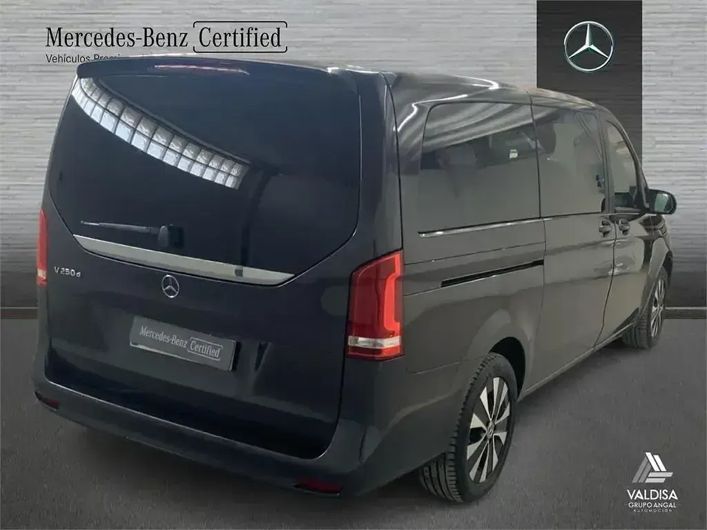 Usado Mercedes V250 190 CV (139 kW) 2024 Gris / plata Monovolumen