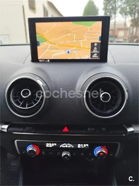 Usado Audi A3 Design 116 CV (85 kW) 2019 Azul Berlina