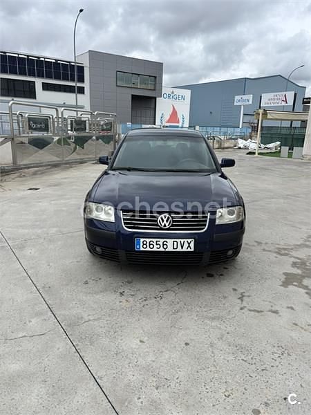 Usado VW Passat Edition 130 CV (95 kW) 2006 Azul Berlina