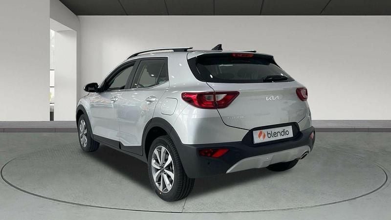 Usado Kia Stonic 79 CV (58 kW) 2024 Gris SUV