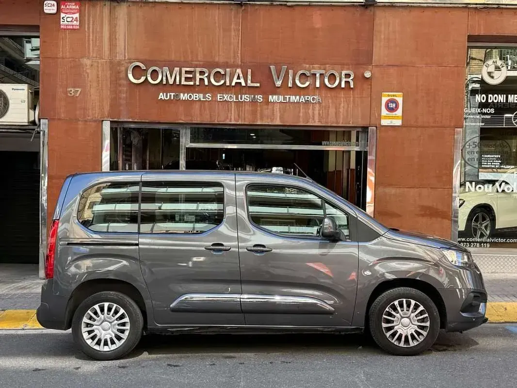 Usado Toyota Proace Active 131 CV (96 kW) 2020 Gris Monovolumen