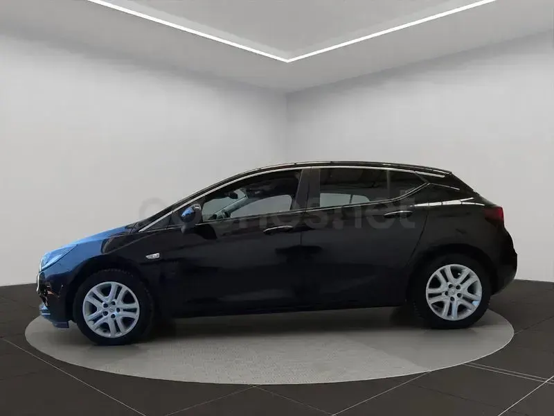 Usado Opel Astra Business 110 CV (80 kW) 2016 Negro Berlina