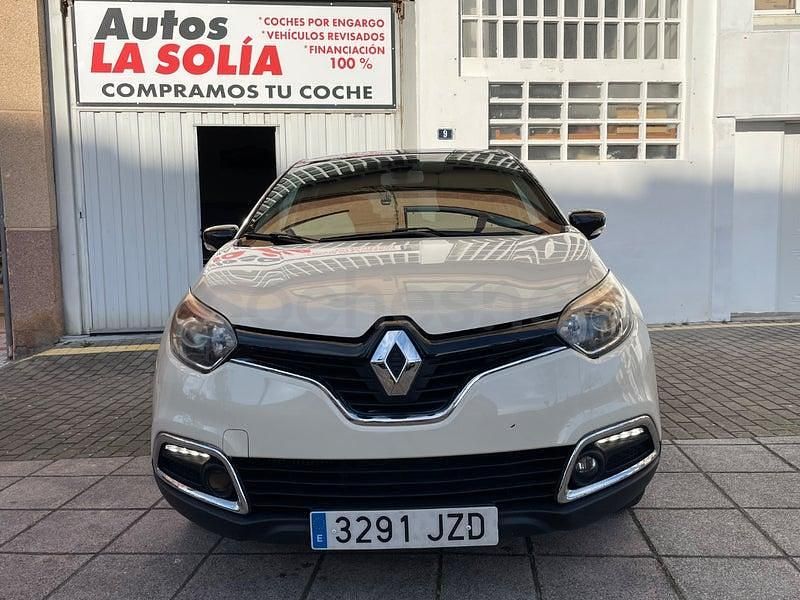Usado Renault Captur Zen 90 CV (66 kW) 2017 Beige SUV