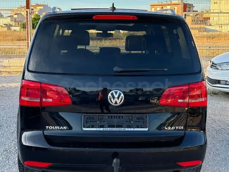 Usado VW Touran Advance 140 CV (102 kW) 2015 Negro Monovolumen