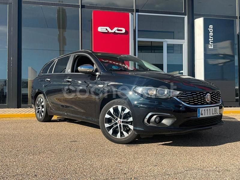 Negro Usado 2019 Fiat Tipo Lounge Familiar | 11.900 € (Caro) - Imagen 1/4