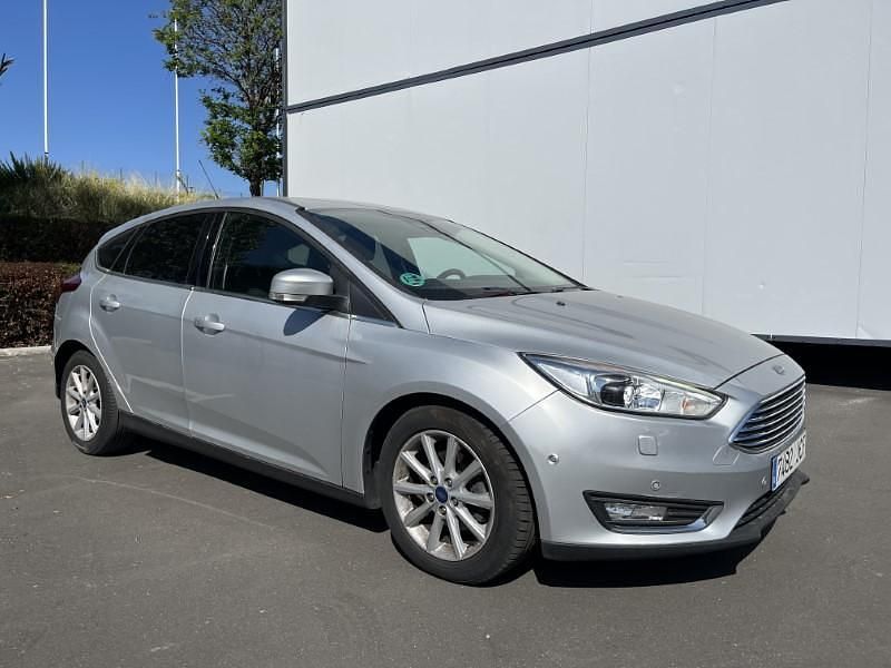 Usado Ford Focus Sport 125 CV (91 kW) 2015 Plata metalizado Utilitario