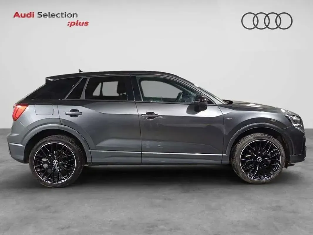 Usado Audi Q2 Black Edition 150 CV (110 kW) 2025 Gris SUV