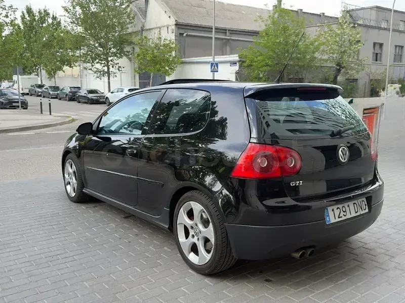 Usado VW Golf IV GTI 200 CV (147 kW) 2005 Negro Berlina