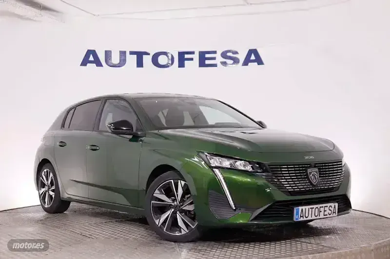 Usado Peugeot 308 Allure 130 CV (95 kW) 2022 Verde
