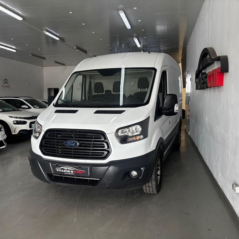 Usado Ford Transit 130 CV (95 kW) 2019 Blanco Berlina