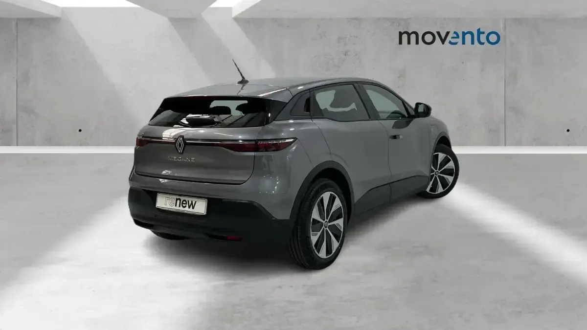 Usado Renault Mégane IV Evolution 95 kW (130 CV) 2023 Gris Berlina