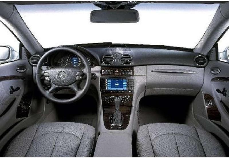 Usado Mercedes CLK200 AMG 367 CV (269 kW) 2005 Azul Coupe