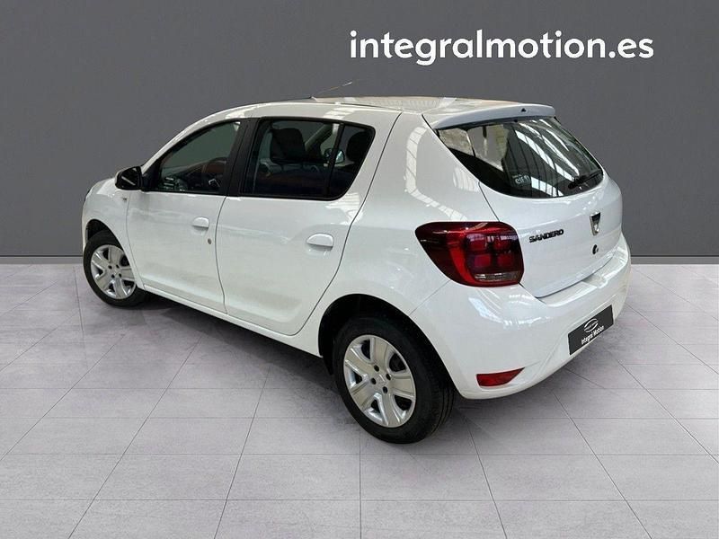Usado Dacia Sandero Lauréate 73 CV (53 kW) 2019 Blanco Utilitario
