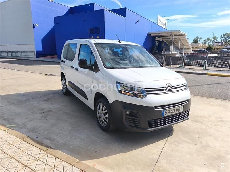 Usado Citroën Berlingo Feel 102 CV (75 kW) 2023 Blanco Monovolumen