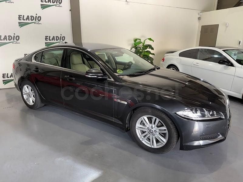 Usado Jaguar XF Premium Luxury 200 CV (147 kW) 2013 Gris / plata Berlina