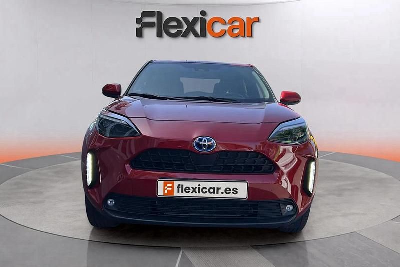 Usado Toyota Yaris Hybrid Active 116 CV (85 kW) 2024 Rojo