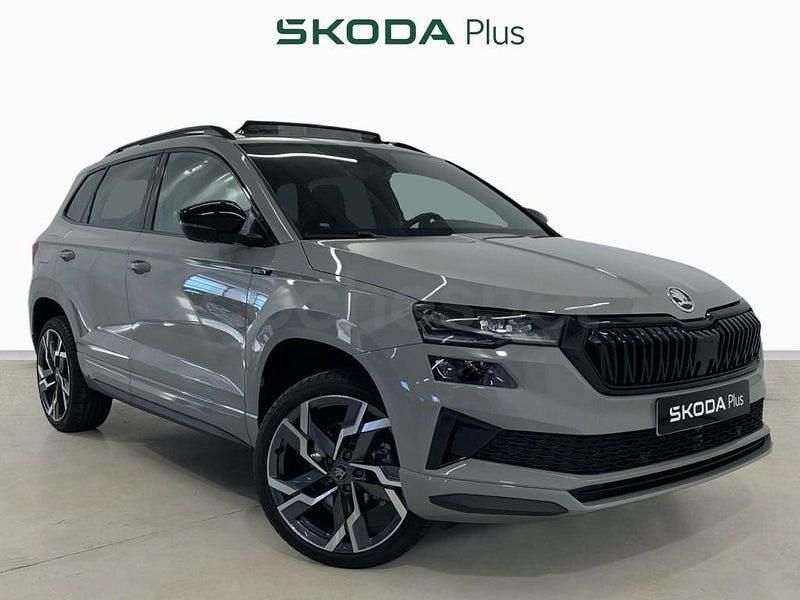 Usado Skoda Karoq SportLine 150 CV (110 kW) 2025 Gris SUV