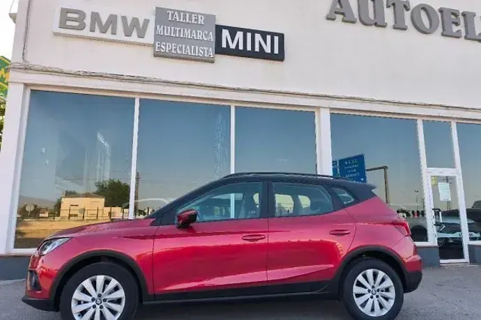 Usado Seat Arona XCELLENCE 116 CV (85 kW) 2021 Burdeos SUV
