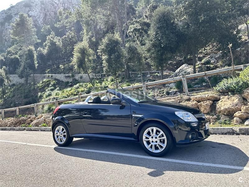Usado Opel Tigra Sport 90 CV (66 kW) 2007 Negro Descapotable