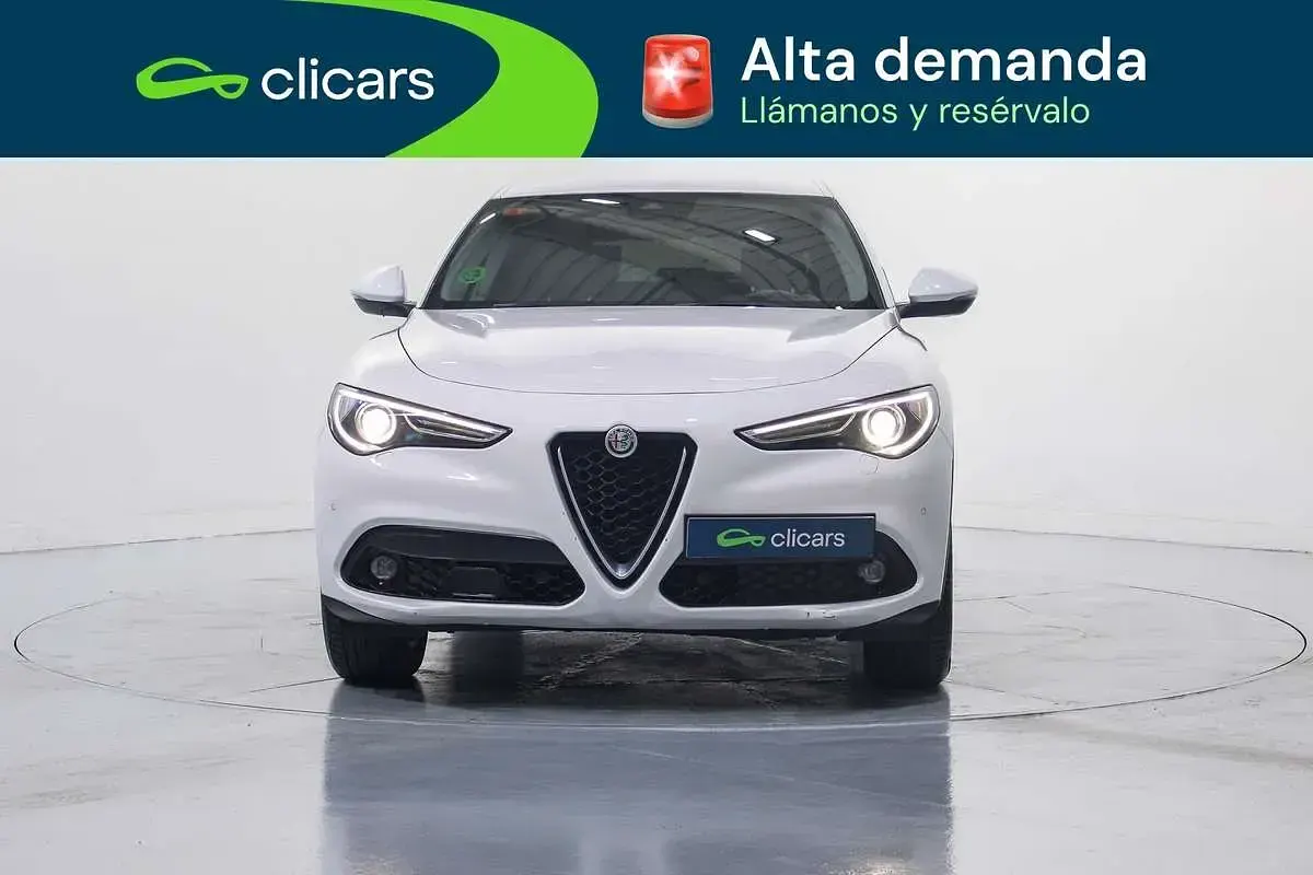 Usado Alfa Romeo Stelvio Super 209 CV (153 kW) 2017 Blanco SUV