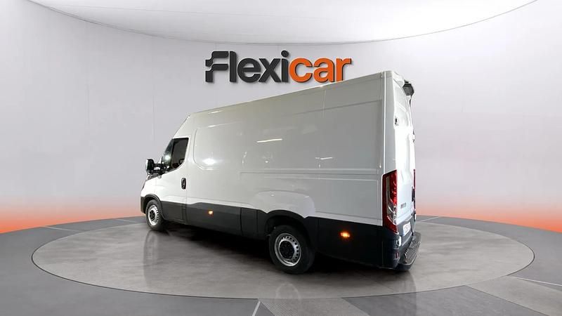 Usado Iveco Daily 156 CV (114 kW) 2023 Blanco Berlina