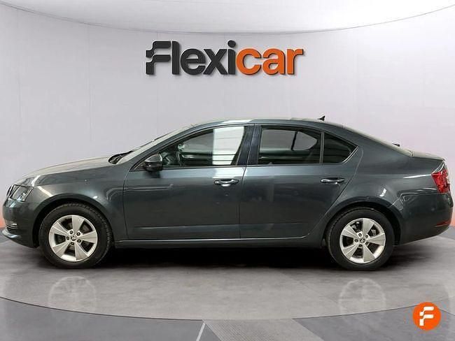 Usado Skoda Octavia Style 115 CV (84 kW) 2019 Gris / plata Berlina