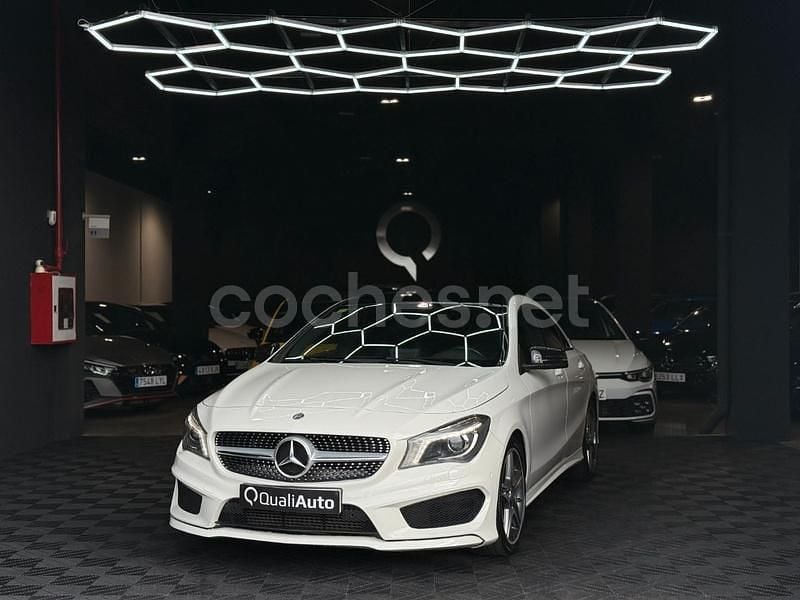 Blanco Usado 2016 Mercedes CLA200 AMG line Berlina | 22.990 € (Caro) - Imagen 1/4