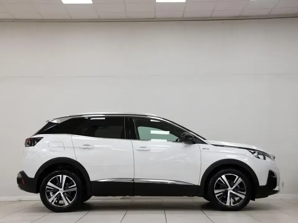 Usado Peugeot 3008 GT-line 130 CV (95 kW) 2020 Blanco SUV
