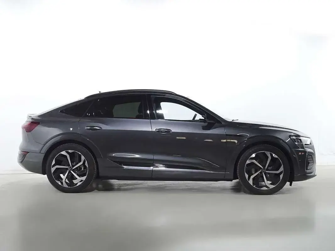 Usado Audi e-tron Sportback S-Line 300 kW (408 CV) 2023 Gris SUV