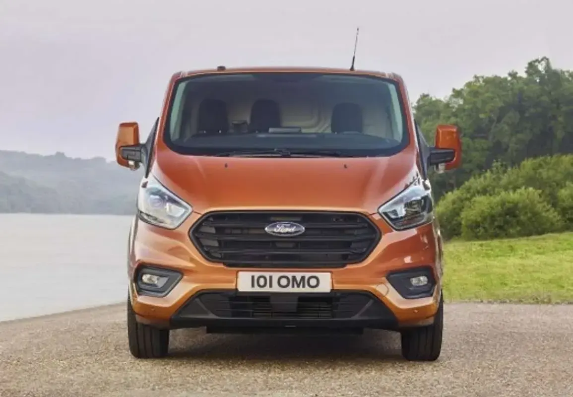 Usado Ford Transit Custom Trend 131 CV (96 kW) 2023 Blanco Van