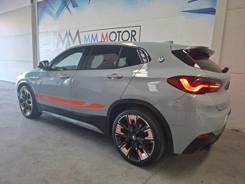 Usado BMW X2 190 CV (139 kW) 2023 Gris frozen SUV