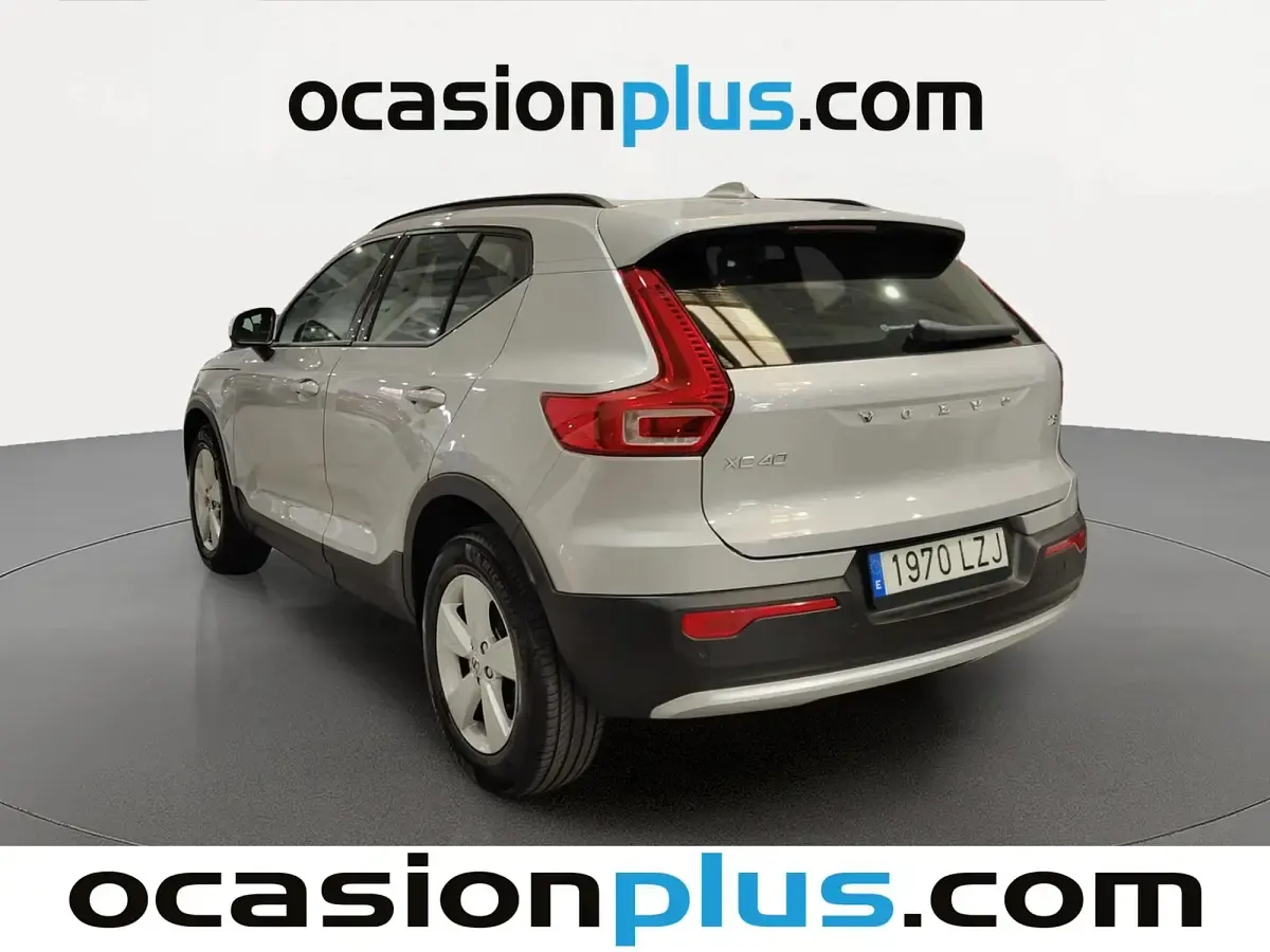 Usado Volvo XC40 129 CV (94 kW) 2022 Gris plata SUV