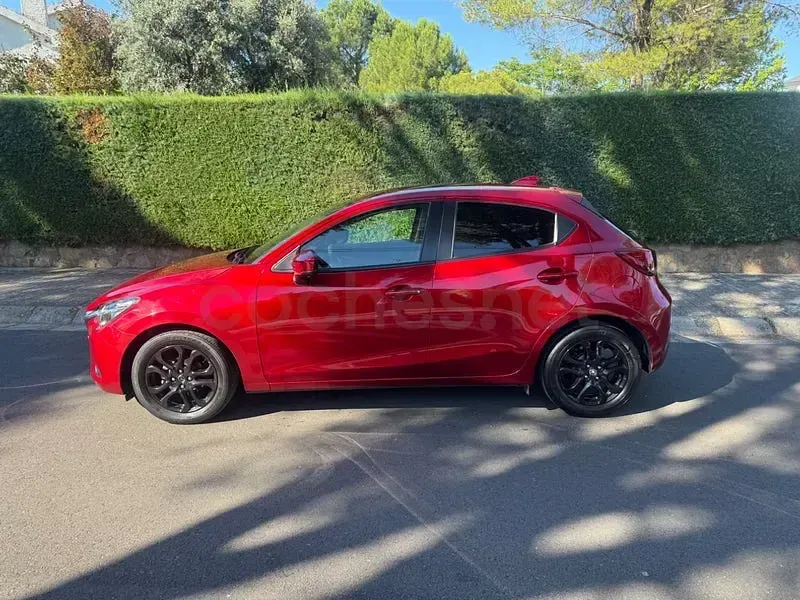 Usado Mazda 2 Edition 90 CV (66 kW) 2019 Granate Berlina