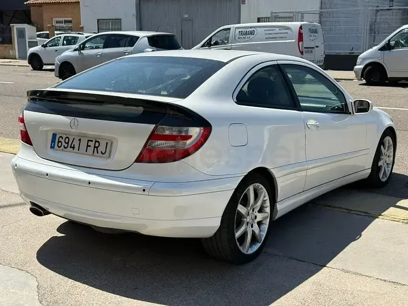Usado Mercedes C200 Sport Edition 122 CV (89 kW) 2006 Blanco Berlina