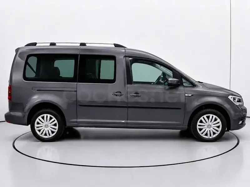 Usado VW Caddy Trendline 102 CV (75 kW) 2019 Gris / plata Monovolumen