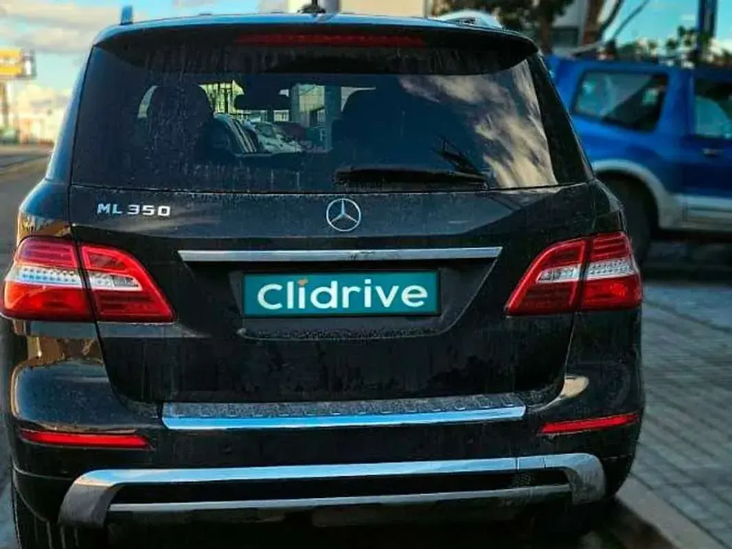 Usado Mercedes ML320 258 CV (189 kW) 2012 Negro SUV