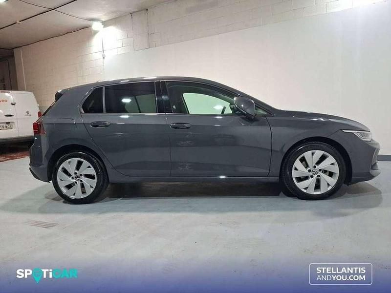 Usado VW Golf VIII 116 CV (85 kW) 2025 Gris Utilitario