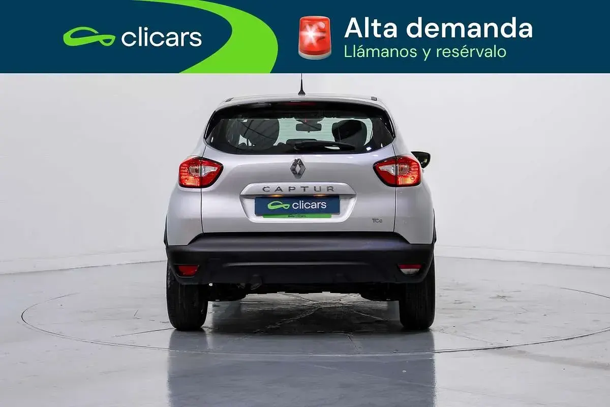 Usado Renault Captur Intens 90 CV (66 kW) 2016 Gris SUV