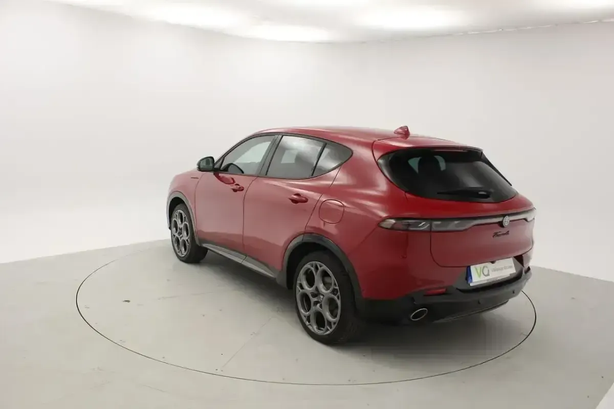 Usado Alfa Romeo Tonale Edizione Speciale 280 CV (205 kW) 2023 Rojo SUV