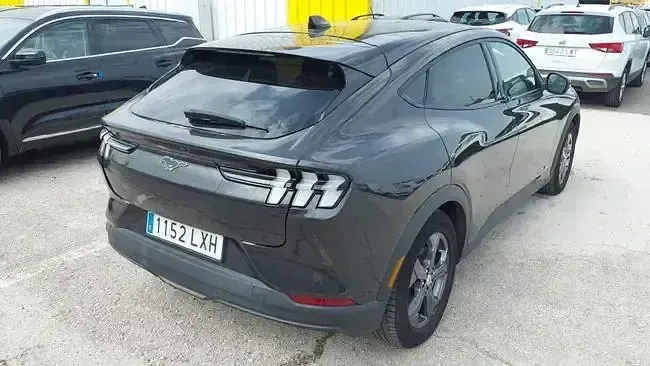 Usado Ford Mustang Mach-E 216 kW (294 CV) 2022 Gris SUV