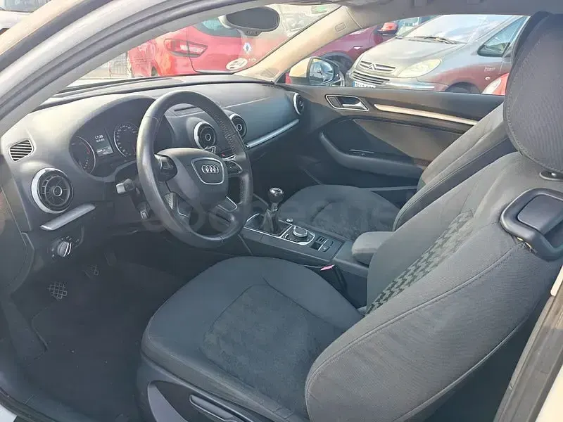 Usado Audi A3 110 CV (80 kW) 2014 Blanco Berlina