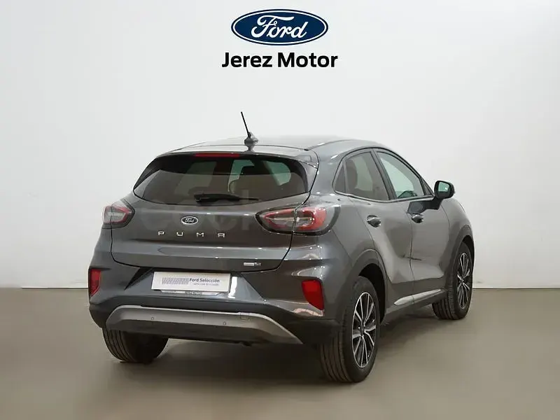 Usado Ford Puma Titanium 125 CV (91 kW) 2022 Gris / plata SUV