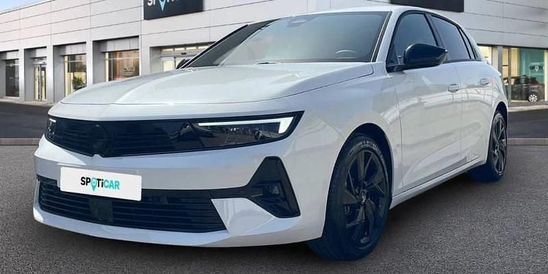 Usado Opel Astra 131 CV (96 kW) 2023 Blanco Berlina