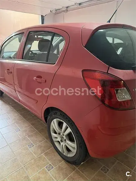 Usado Opel Corsa Enjoy 90 CV (66 kW) 2007 Rojo Utilitario