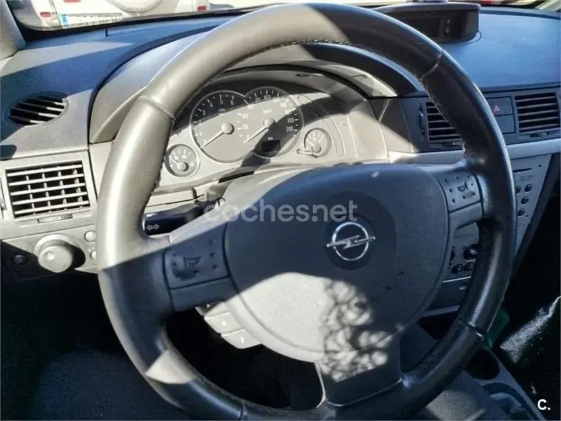 Usado Opel Meriva Cosmo 100 CV (73 kW) 2004 Azul Monovolumen