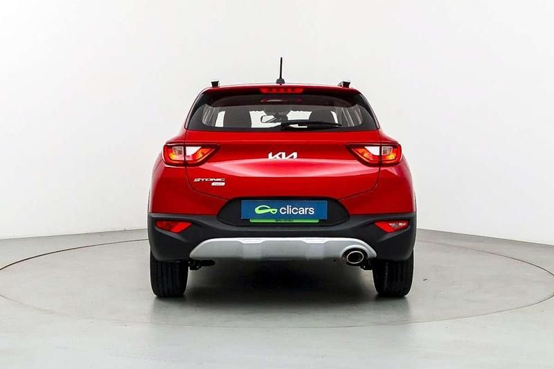 Usado Kia Stonic 101 CV (74 kW) 2022 Rojo SUV