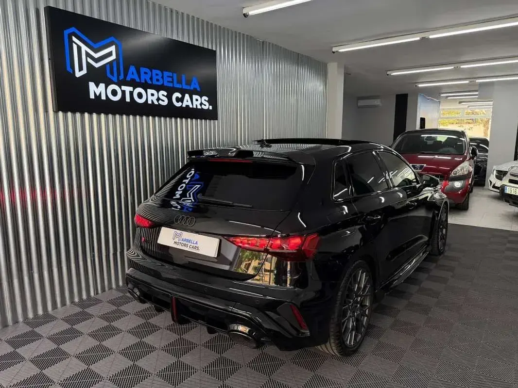 Usado Audi RS3 Sportback Ambiente 400 CV (294 kW) 2026 Negro Utilitario