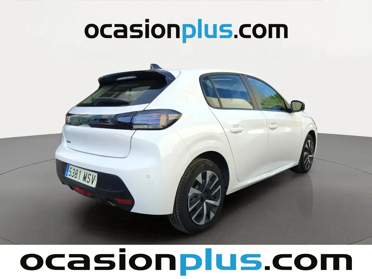 Usado Peugeot 208 Active 102 CV (75 kW) 2024 Blanco Utilitario