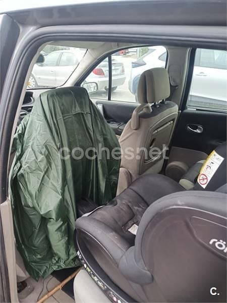 Usado Renault Grand Scénic II Dynamique 130 CV (95 kW) 2004 Verde Monovolumen